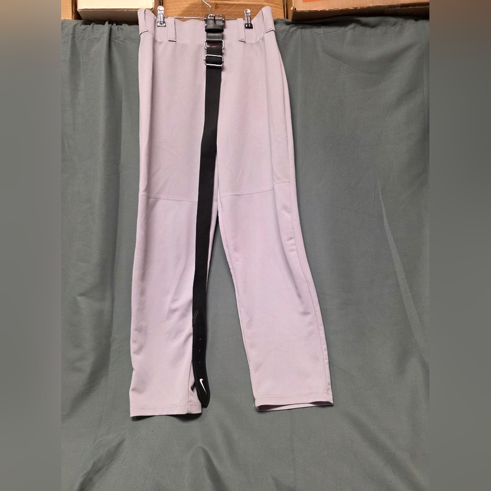Youth XL Baseball Pants with Black Belt (One size, 38")